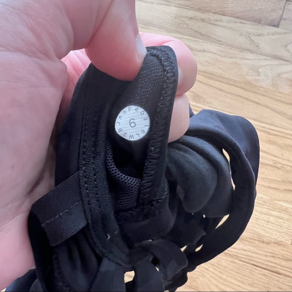 Lululemon energy strappy sports bra medium support black camo - Picture 6 of 6